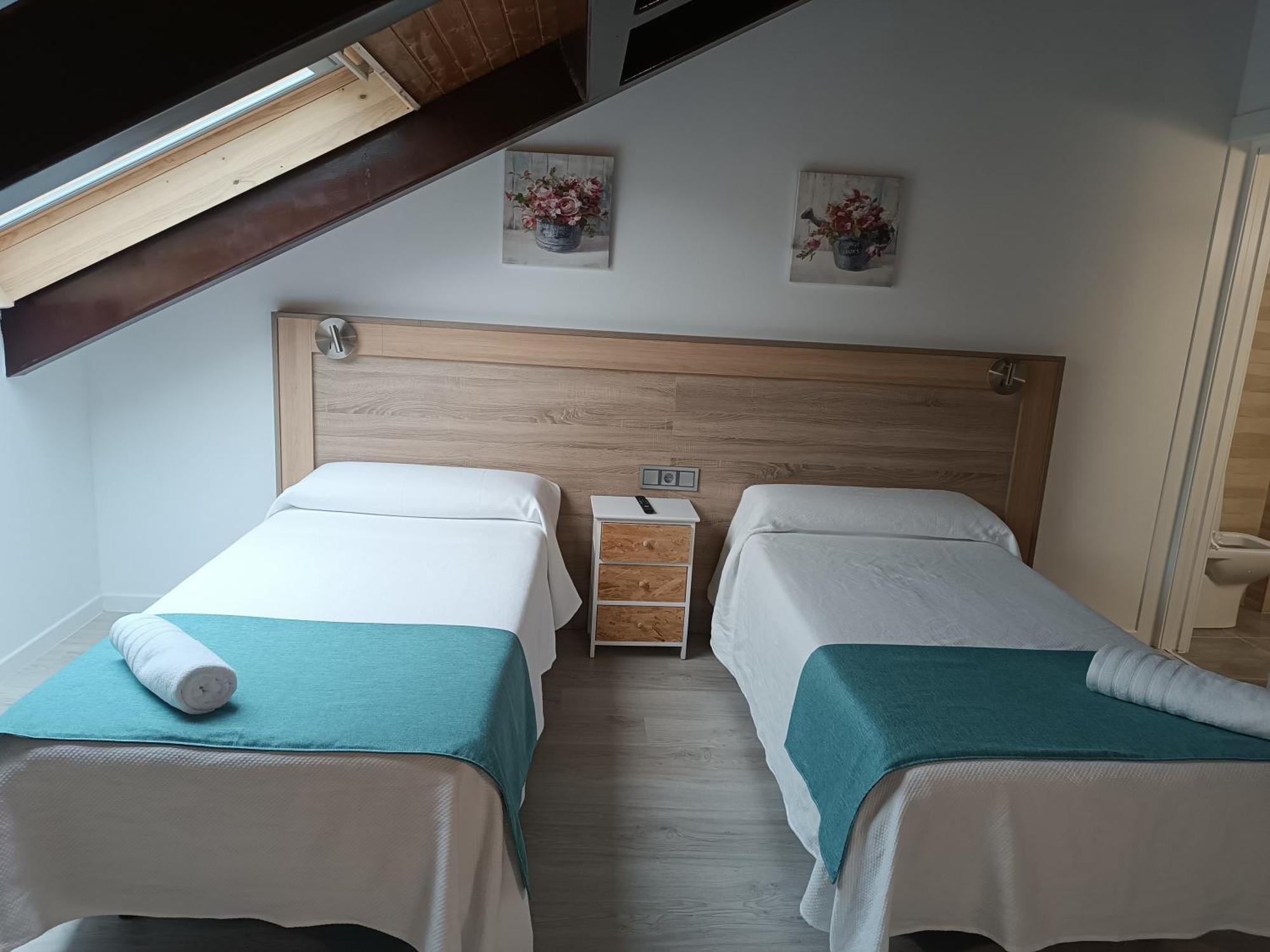 Apartamentos Turisticos Avila Puerta De Los Leales 1-2 Экстерьер фото