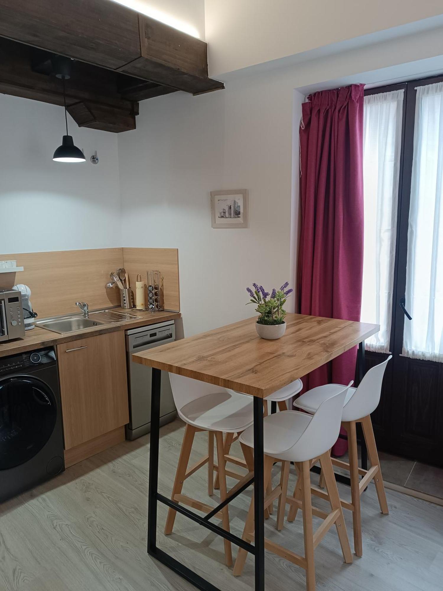 Apartamentos Turisticos Avila Puerta De Los Leales 1-2 Экстерьер фото