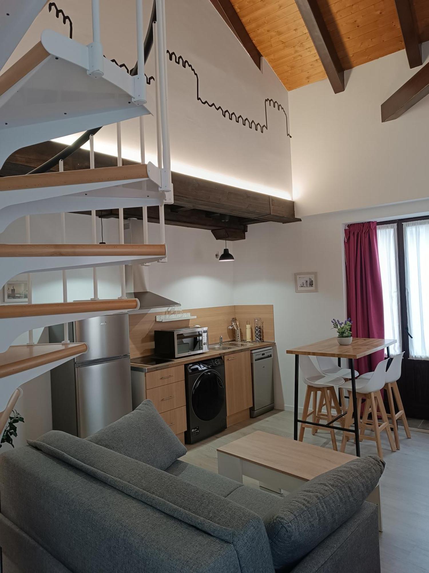 Apartamentos Turisticos Avila Puerta De Los Leales 1-2 Экстерьер фото