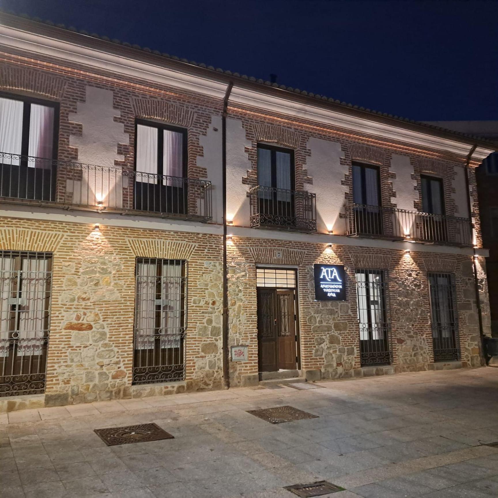 Apartamentos Turisticos Avila Puerta De Los Leales 1-2 Экстерьер фото